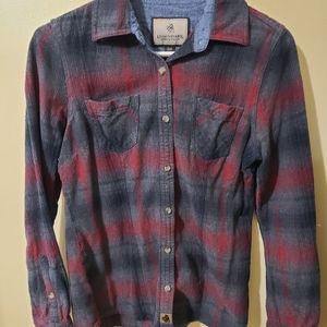 Legendary White Tails brand Womens Button down top